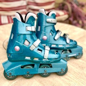 Stylish Teal Inline Roller Skates for Women size 8 to 8.5 Preowned